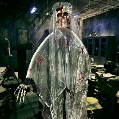 Dekorasi Halloween Luar Ruang Perlengkapan Rumah Hantu Skeleton Gantung Animasi